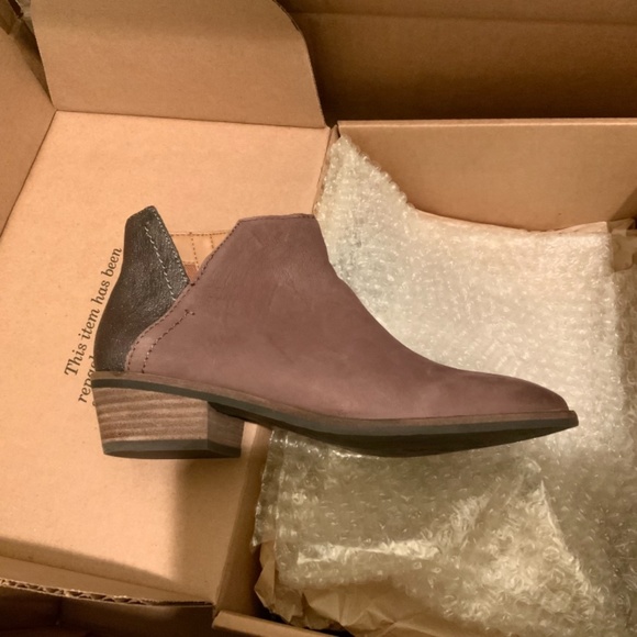 FRYE Caden Bootie Antique Brown Metallic Leather Block Heel Ankle Fashion Boot 7 - Picture 3 of 4